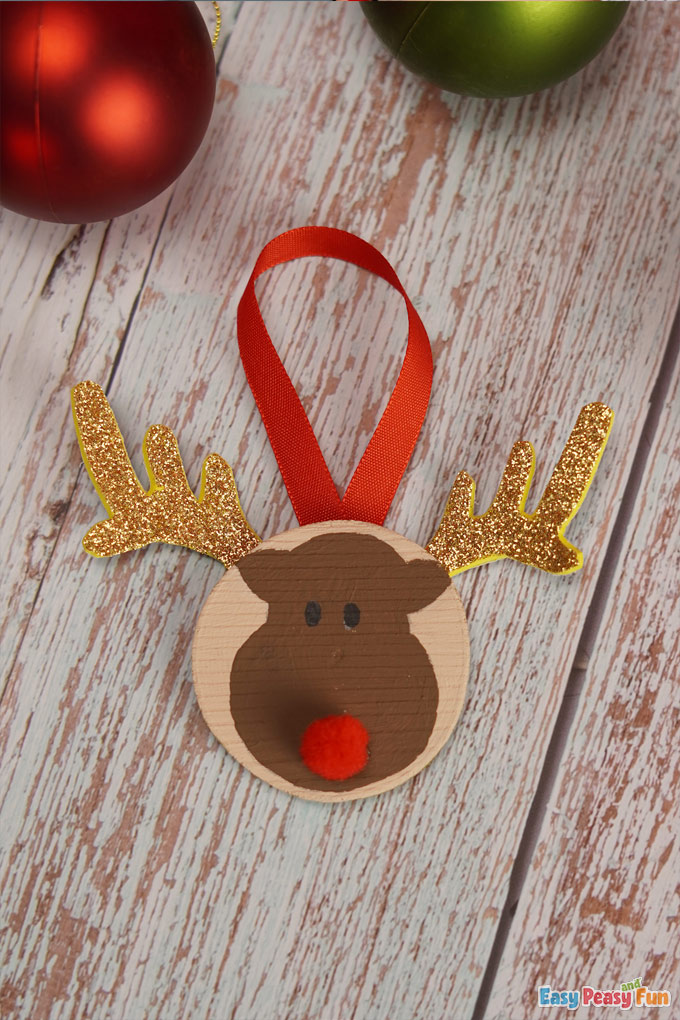 DIY Wooden Slice Reindeer Ornaments
